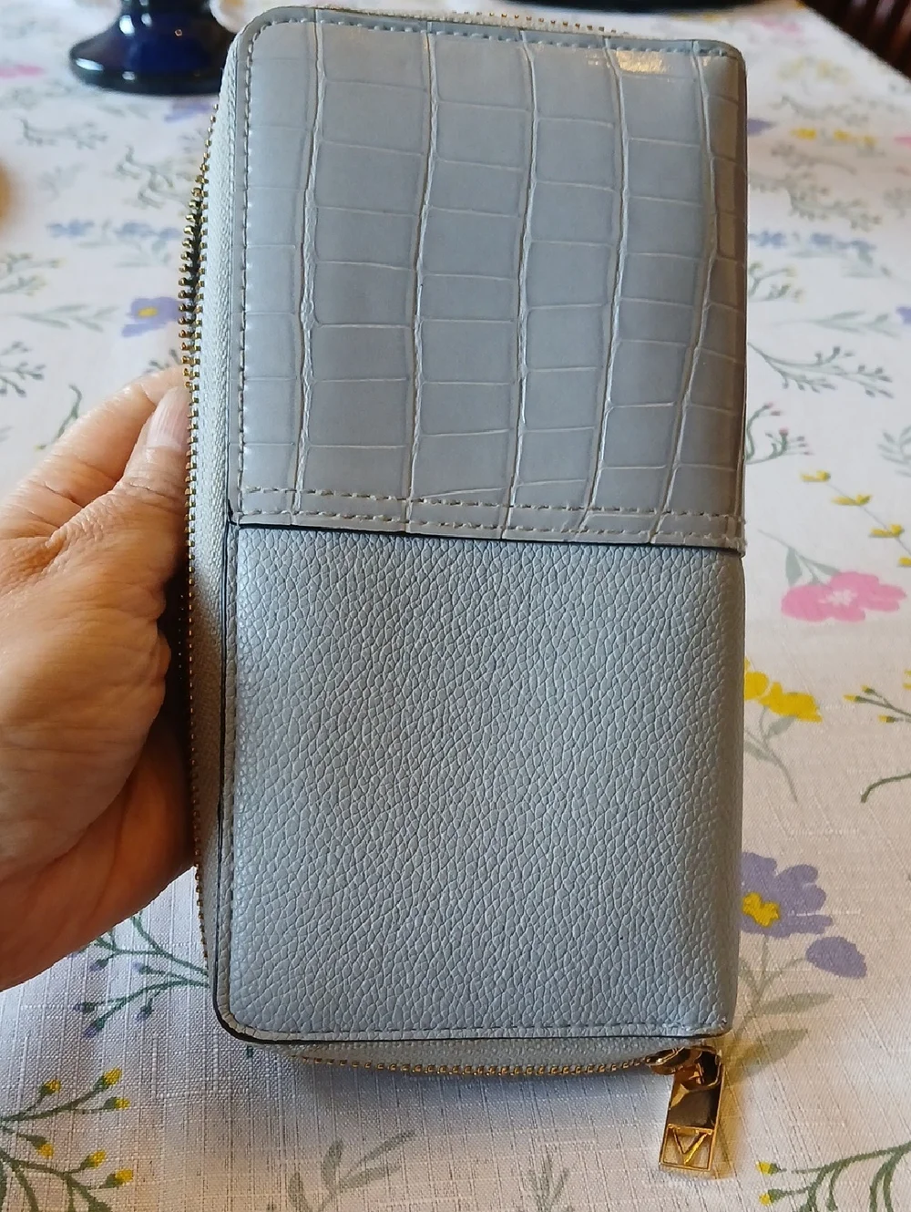 Victoria Secret Light Gray Croc-Accent Zip Wallet - Picture 7 of 7